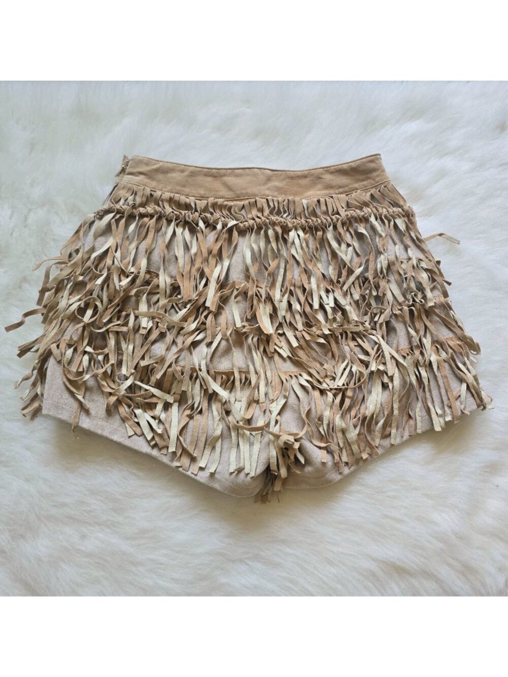 Bebe Ravey Suede Fringe Shorts Beige/Light Brown Size 0 - Picture 2 of 6